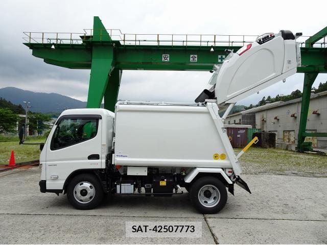 Mitsubishi CANTER 2026-03 8098390-4