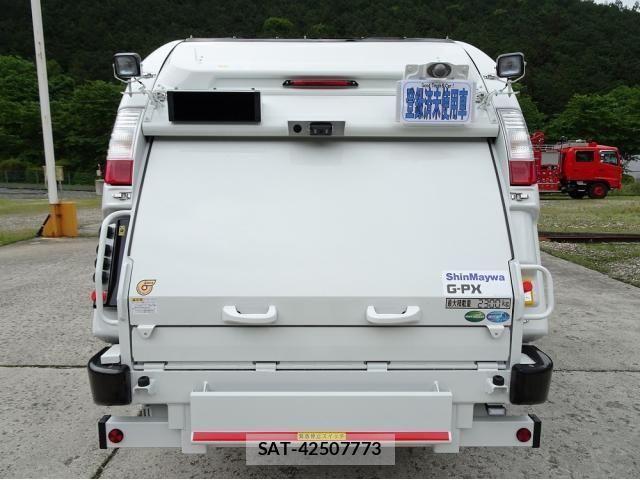 Mitsubishi CANTER 2026-03 8098390-5
