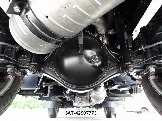 Mitsubishi CANTER 2026-03 8098390-8