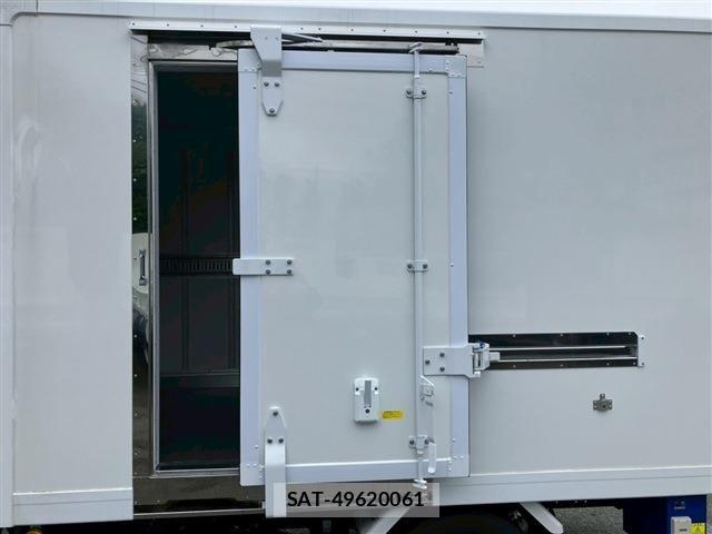 Mitsubishi CANTER 2026-07 8129296-18