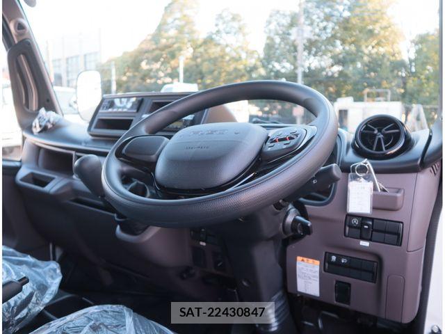 Mitsubishi CANTER 2025-07 8145551-21