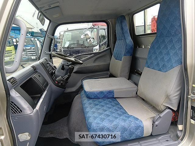 Mitsubishi CANTER 2004-03 8145557-14