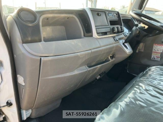 Mitsubishi CANTER 2018-05 8145556-28