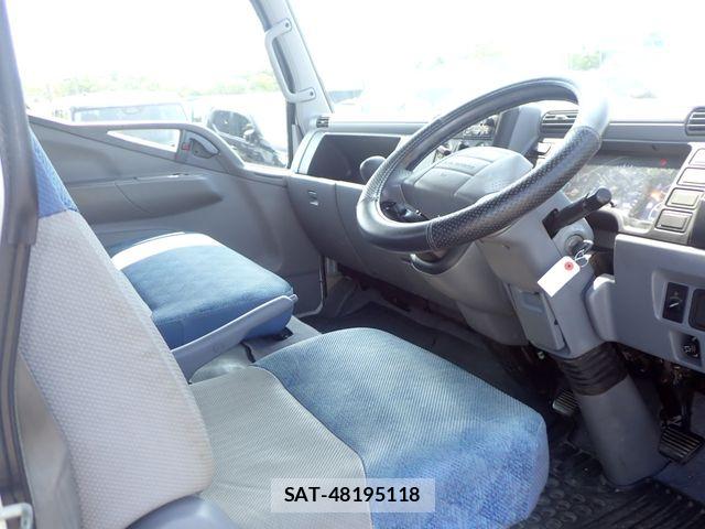Mitsubishi CANTER 2006-10 8158104-1