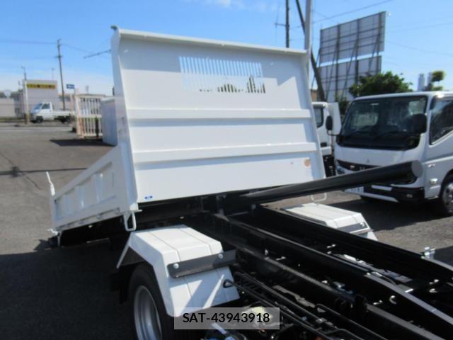 Mitsubishi CANTER 2026-04 8158107-9