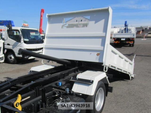 Mitsubishi CANTER 2026-04 8158107-10