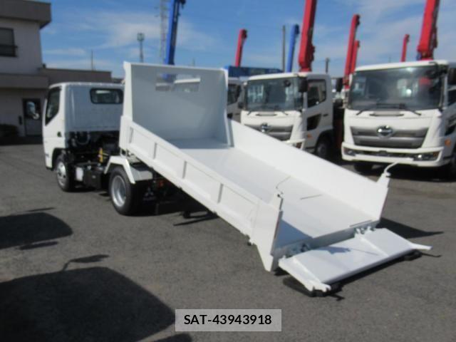 Mitsubishi CANTER 2026-04 8158107-12