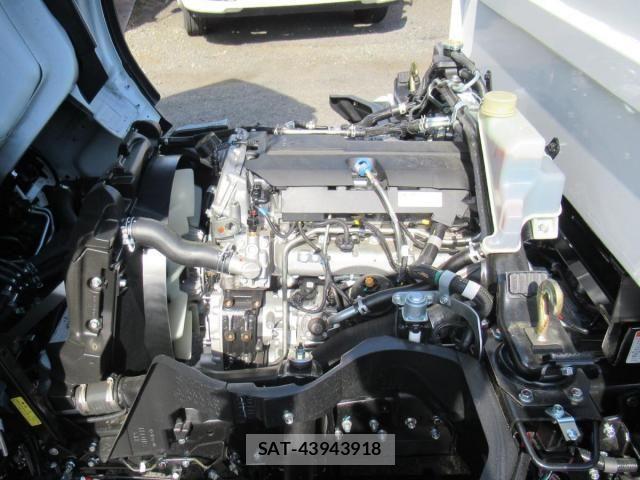 Mitsubishi CANTER 2026-04 8158107-18