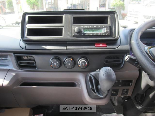 Mitsubishi CANTER 2026-04 8158107-23