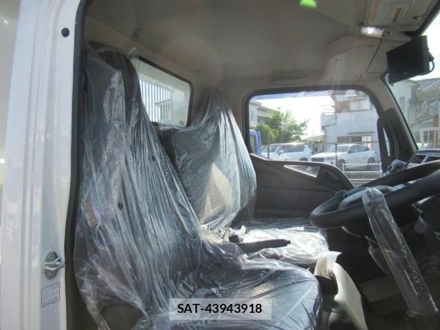 Mitsubishi CANTER 2026-04 8158107-26