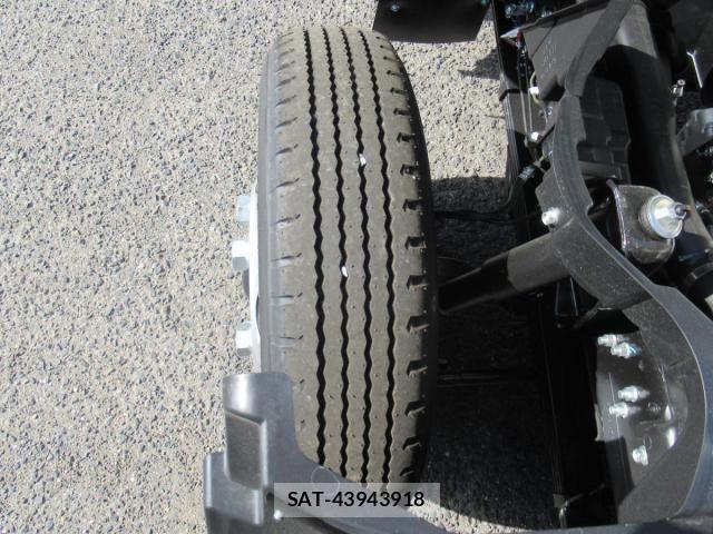 Mitsubishi CANTER 2026-04 8158107-27