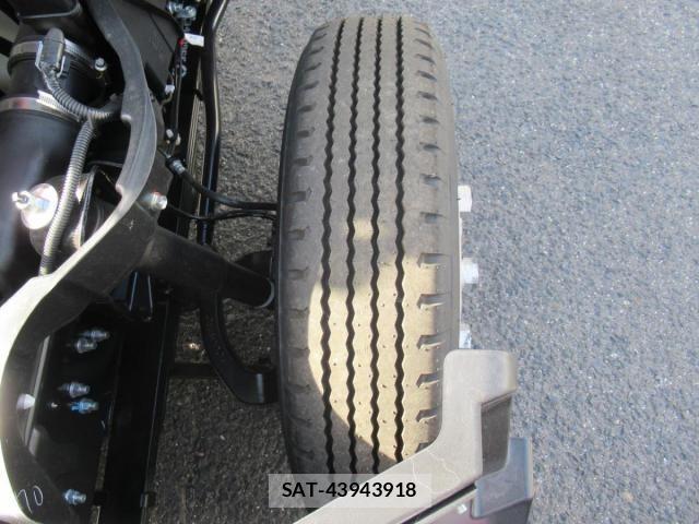 Mitsubishi CANTER 2026-04 8158107-28