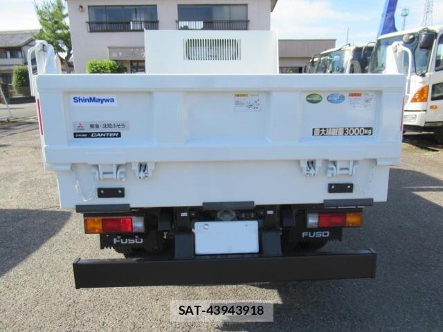 Mitsubishi CANTER 2026-04 8158107-4
