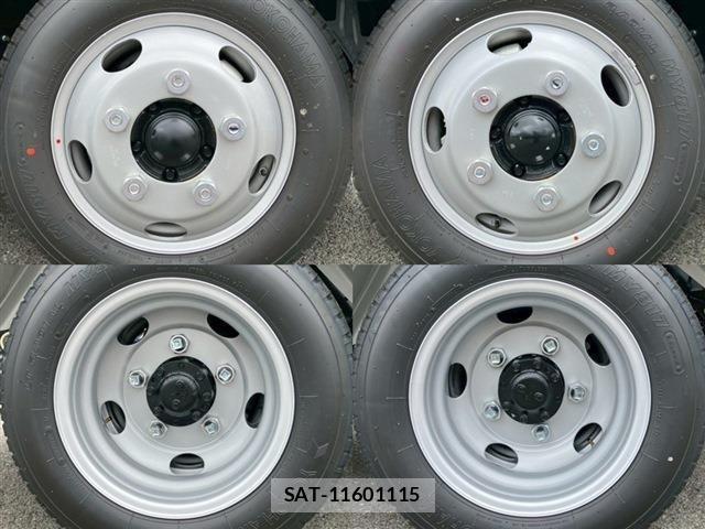 Mitsubishi CANTER 2026-07 8158111-28