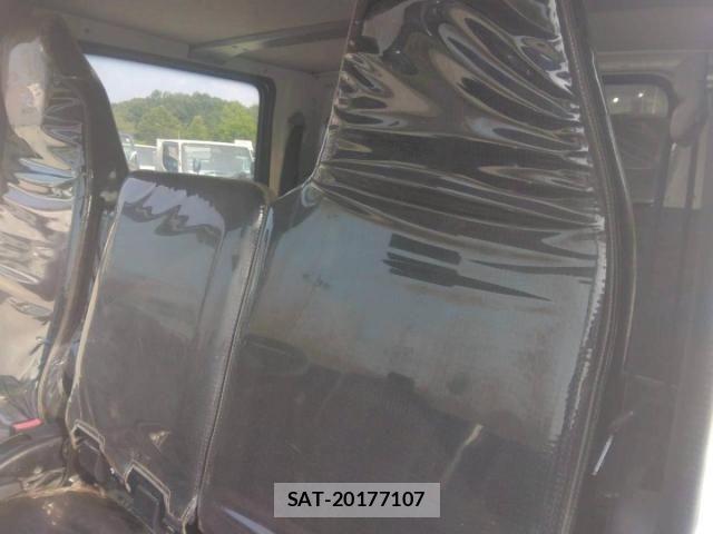 Mitsubishi CANTER 2019-03 8158119-24