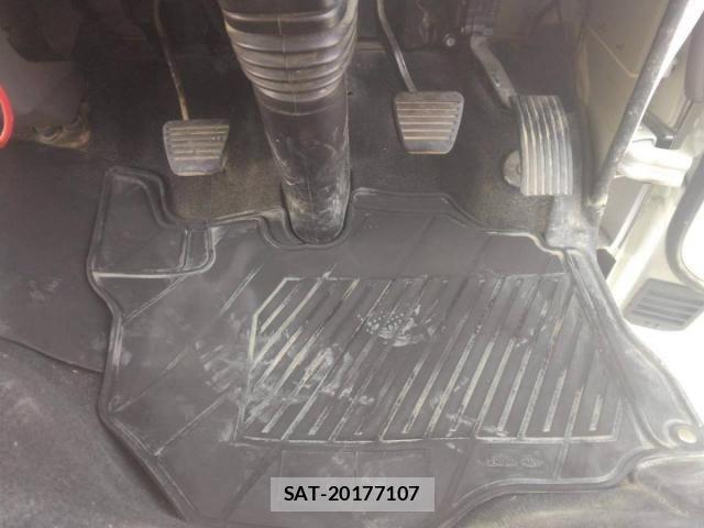 Mitsubishi CANTER 2019-03 8158119-26