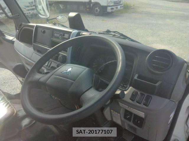 Mitsubishi CANTER 2019-03 8158119-28
