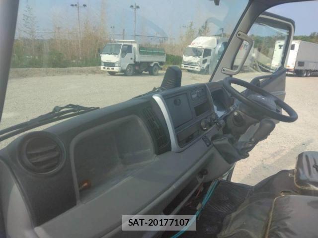 Mitsubishi CANTER 2019-03 8158119-29