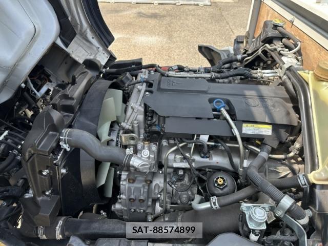 Mitsubishi CANTER 2023-03 8158110-11