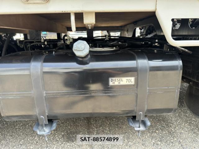 Mitsubishi CANTER 2023-03 8158110-13