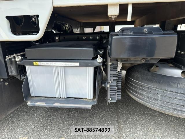 Mitsubishi CANTER 2023-03 8158110-16