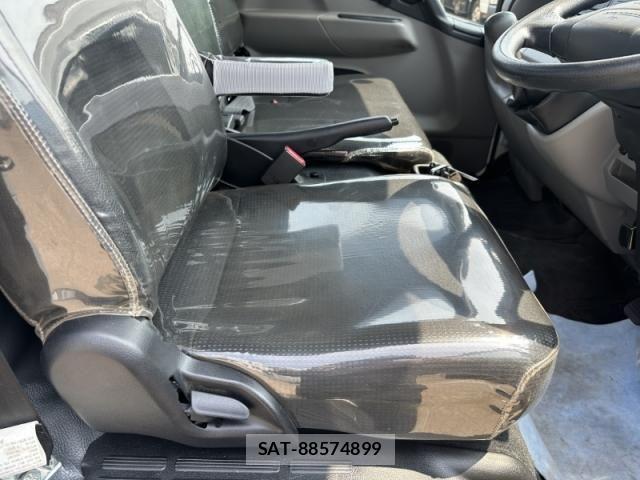 Mitsubishi CANTER 2023-03 8158110-25