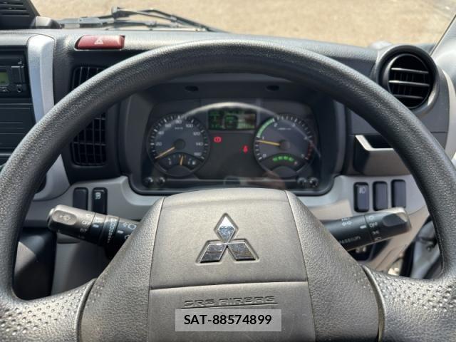 Mitsubishi CANTER 2023-03 8158110-27