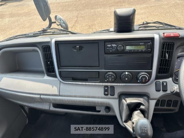 Mitsubishi CANTER 2023-03 8158110-28