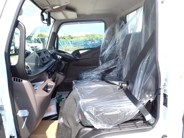 Mitsubishi CANTER 2026-04 8186333-11
