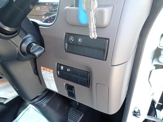 Mitsubishi CANTER 2026-04 8186333-17