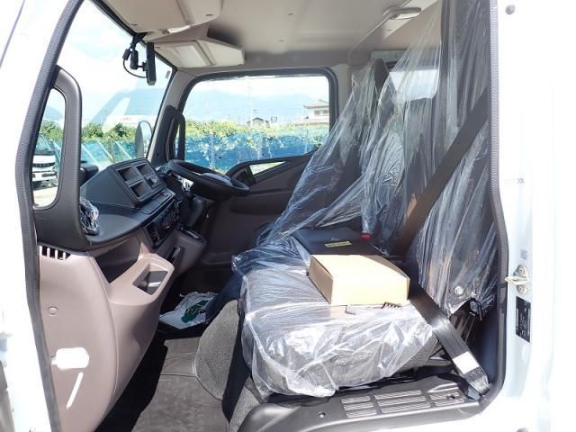 Mitsubishi CANTER 2026-04 8186330-11