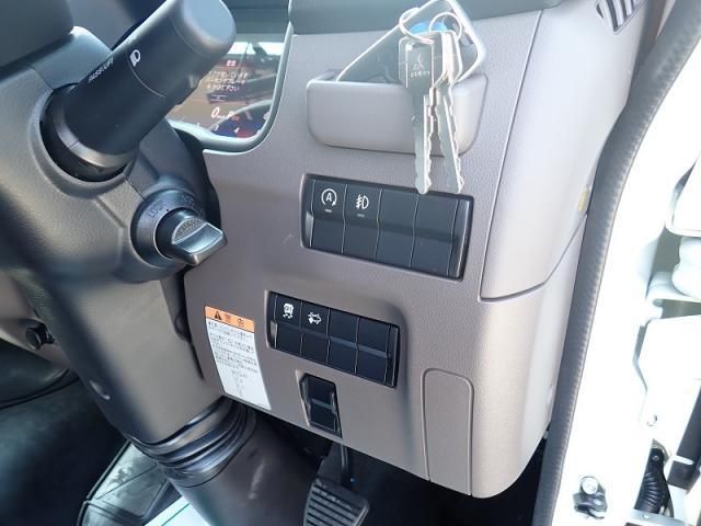 Mitsubishi CANTER 2026-04 8186330-17