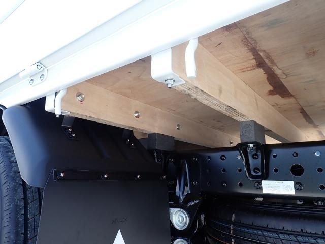 Mitsubishi CANTER 2026-04 8186330-21