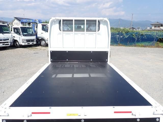 Mitsubishi CANTER 2026-04 8186330-7
