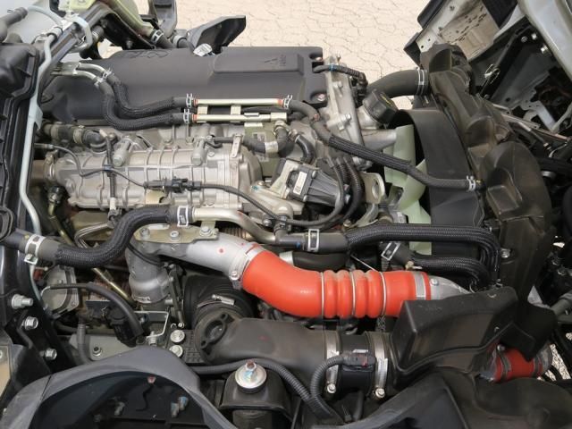 Mitsubishi CANTER 2024-04 8186332-25