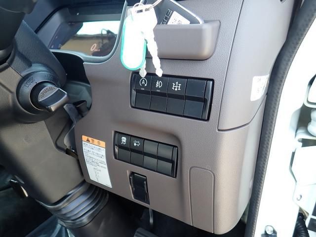 Mitsubishi CANTER 2026-06 8186325-18