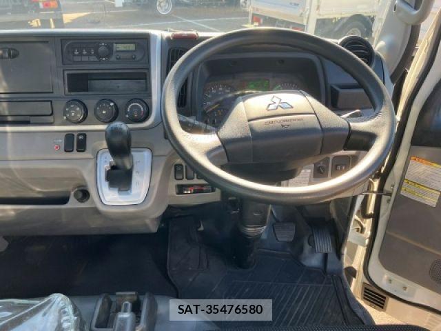 Mitsubishi CANTER 2018-05 8206734-19