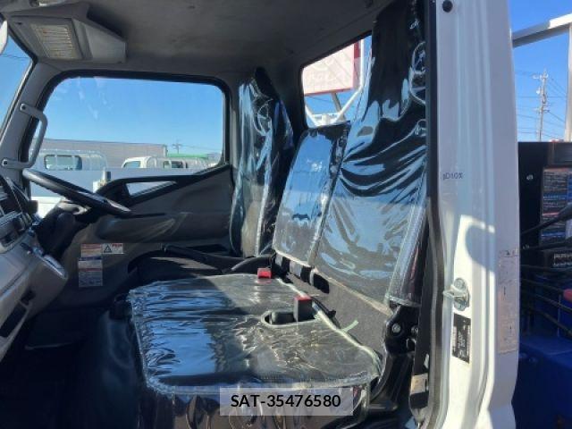 Mitsubishi CANTER 2018-05 8206734-25