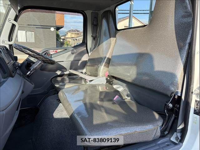 Mitsubishi CANTER 2012-02 8206743-28
