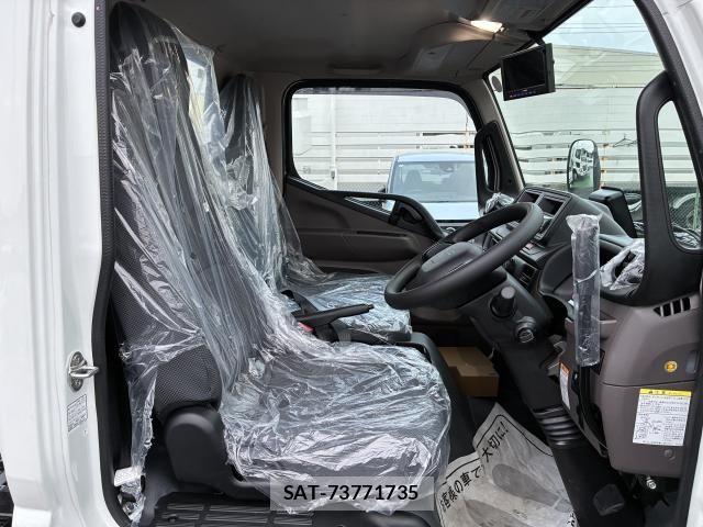 Mitsubishi CANTER 2025-11 8206733-1