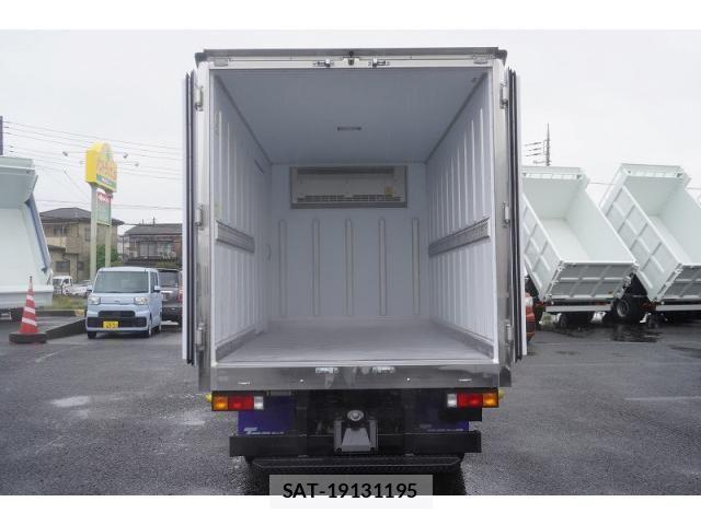 Mitsubishi CANTER 2025-06 8229128-17