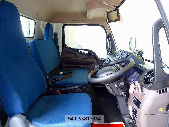 Mitsubishi CANTER 2024-11 8229134-5