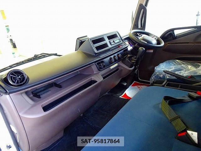 Mitsubishi CANTER 2024-11 8229134-7