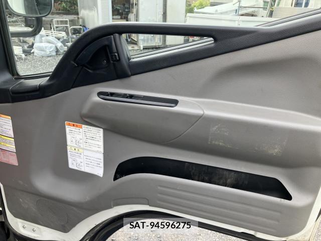Mitsubishi CANTER 2017-01 8229178-23