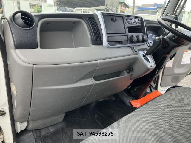 Mitsubishi CANTER 2017-01 8229178-24