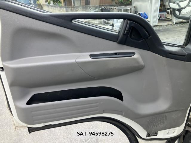 Mitsubishi CANTER 2017-01 8229178-26