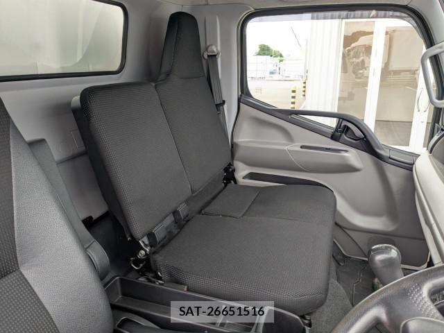 Mitsubishi CANTER 2024-06 8229125-9