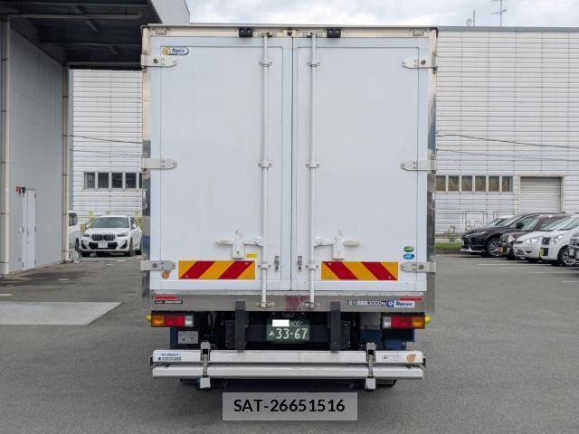 Mitsubishi CANTER 2024-06 8229125-6