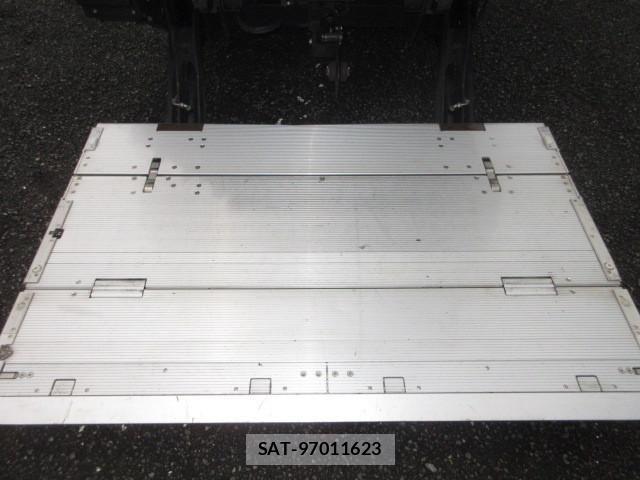 Mitsubishi CANTER 2019-08 8229143-9