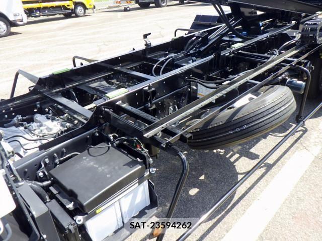 Mitsubishi CANTER 2025-12 8229124-12